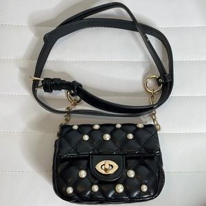 Fashion Nova pearl lock belt purse.
